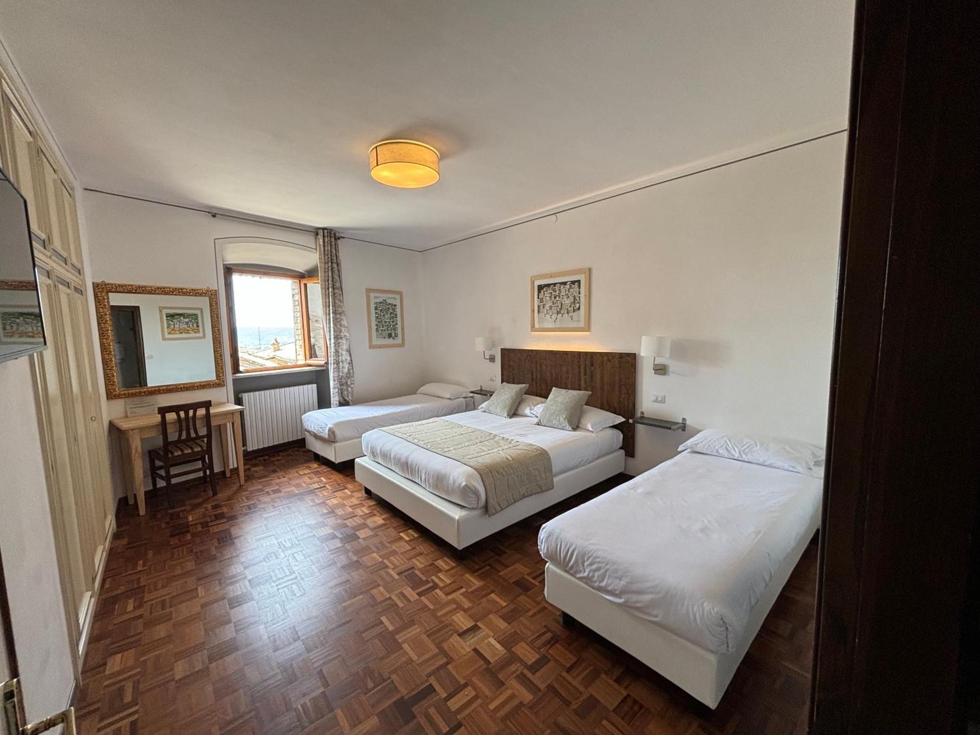 Hotel La Fortezza อัสซิซี ภายนอก รูปภาพ