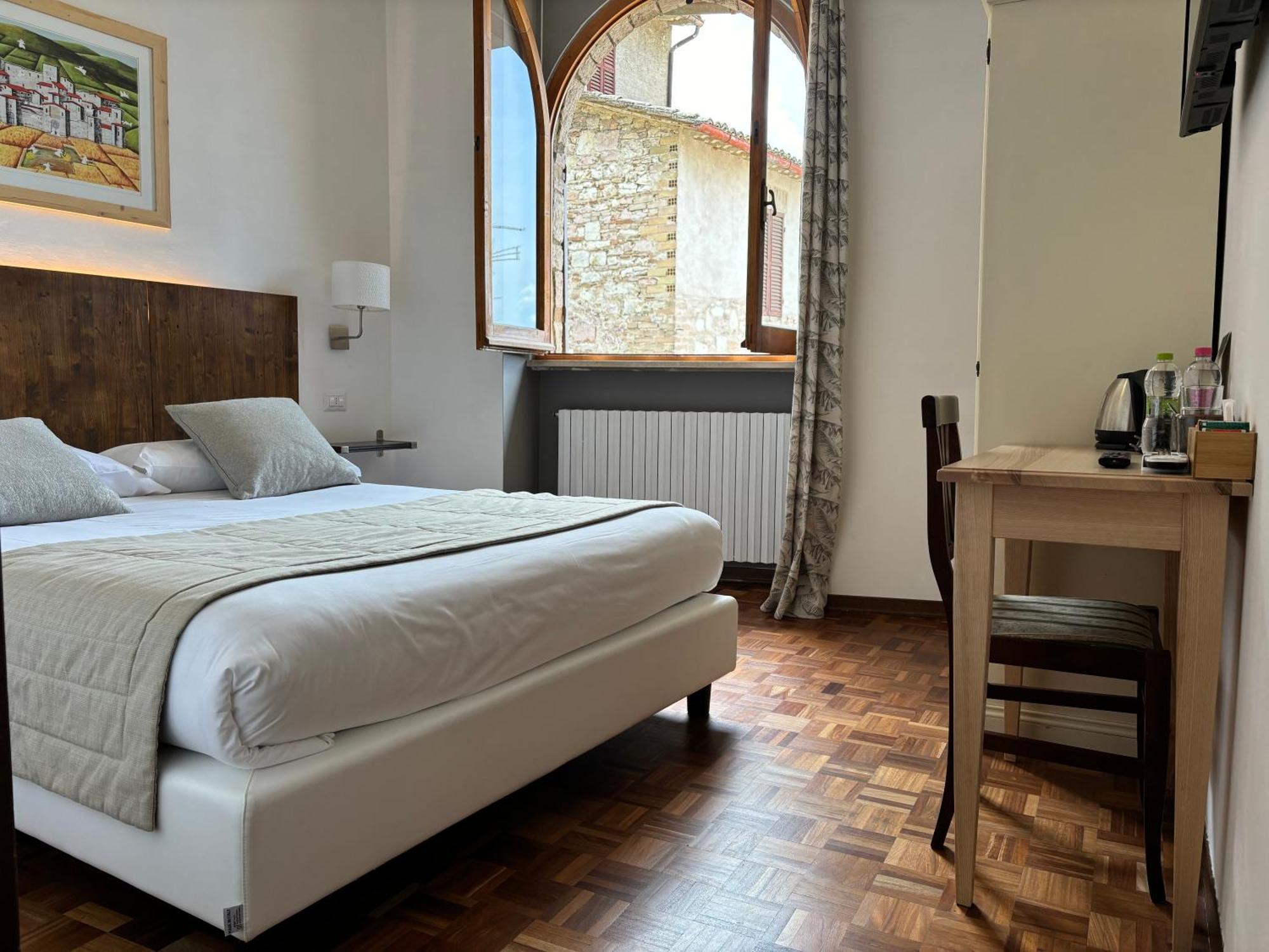 Hotel La Fortezza อัสซิซี ภายนอก รูปภาพ