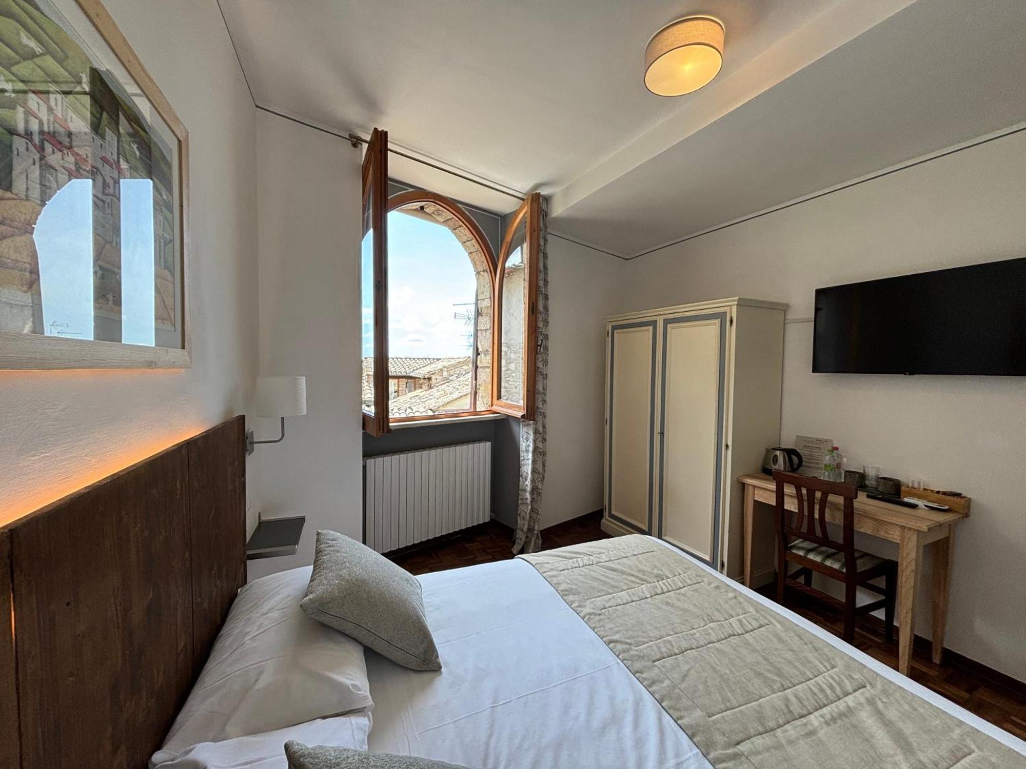 Hotel La Fortezza อัสซิซี ภายนอก รูปภาพ